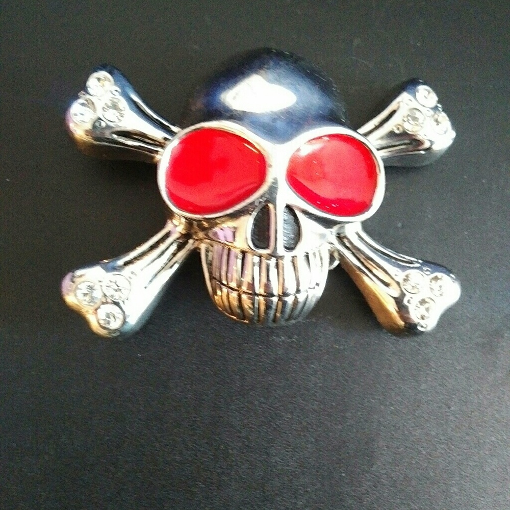 Skull belt buckle